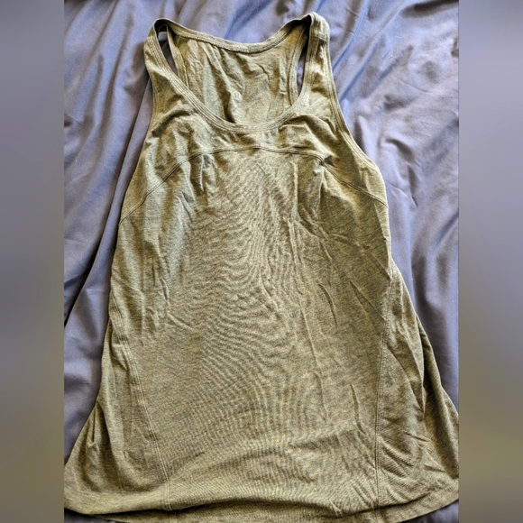 Lululemon tank size 6 - Picture 1 of 3